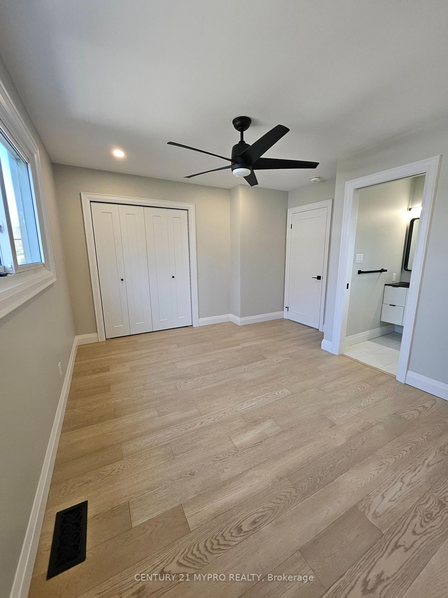 Photo 12 of 2135 Cobblestone Drive, Burlington, Brant Hills — HOMEH