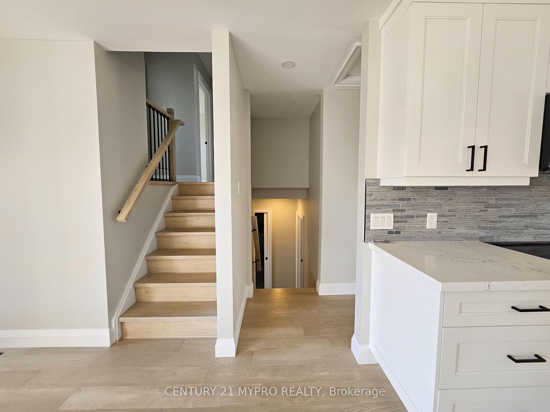 Photo 17 of 2135 Cobblestone Drive, Burlington, Brant Hills — HOMEH