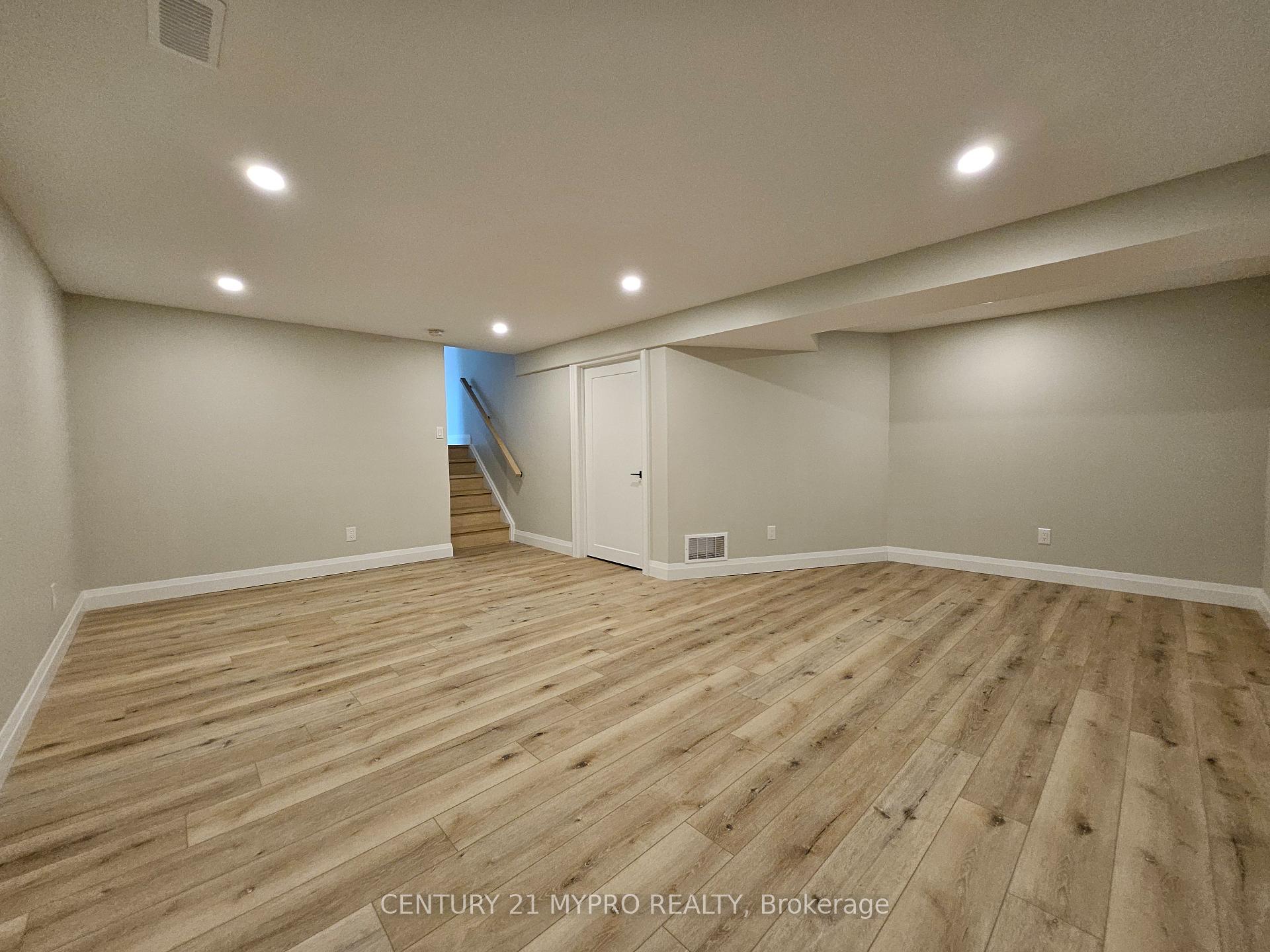 Photo 23 of 2135 Cobblestone Drive, Burlington, Brant Hills — HOMEH