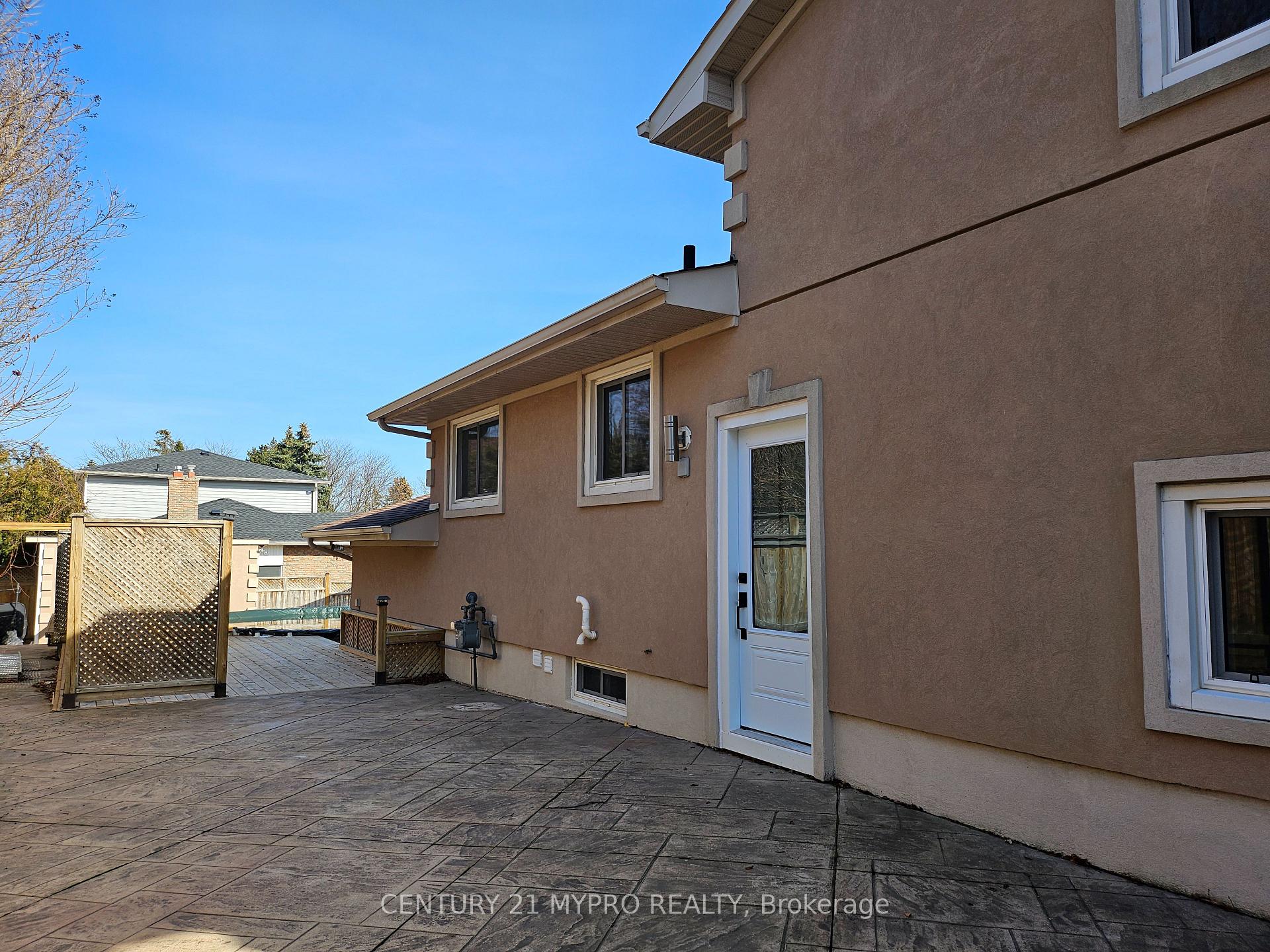 Photo 25 of 2135 Cobblestone Drive, Burlington, Brant Hills — HOMEH