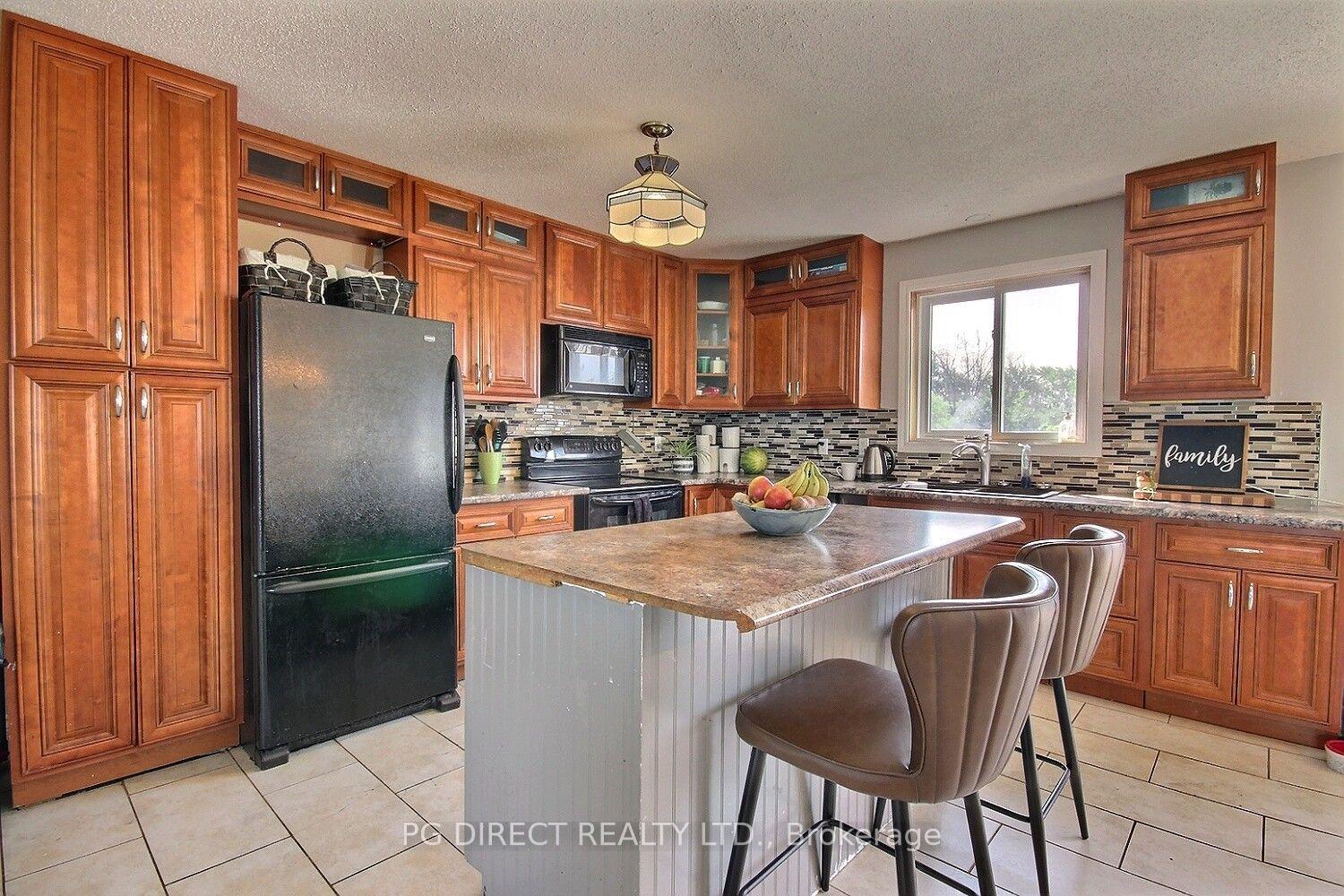 Photo 5 of 1065 County Rd 19, Prince Edward County, Ameliasburg Ward — HOMEH