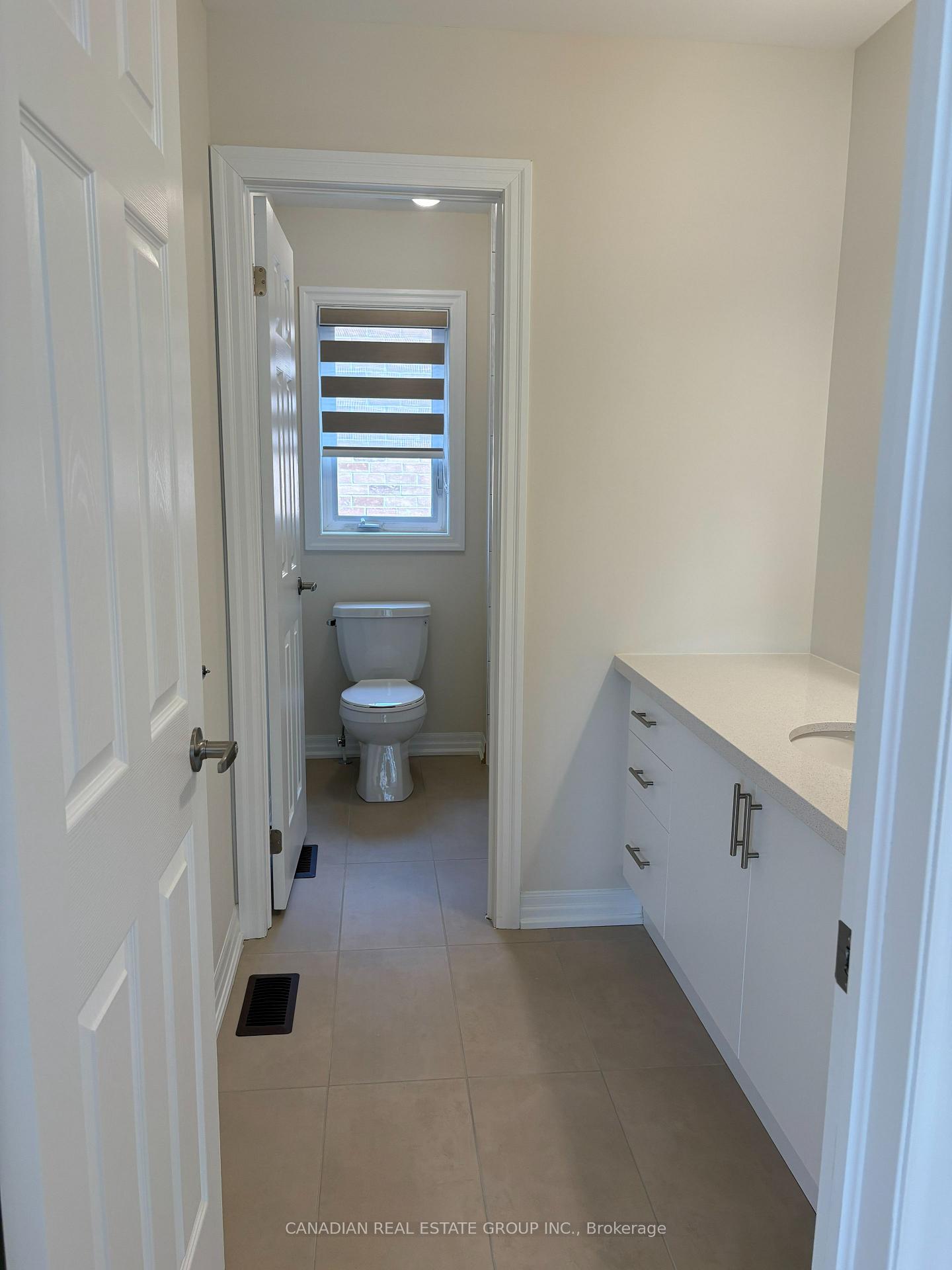 Photo 13 of 33 Stennett Drive, Georgina, Keswick North — HOMEH