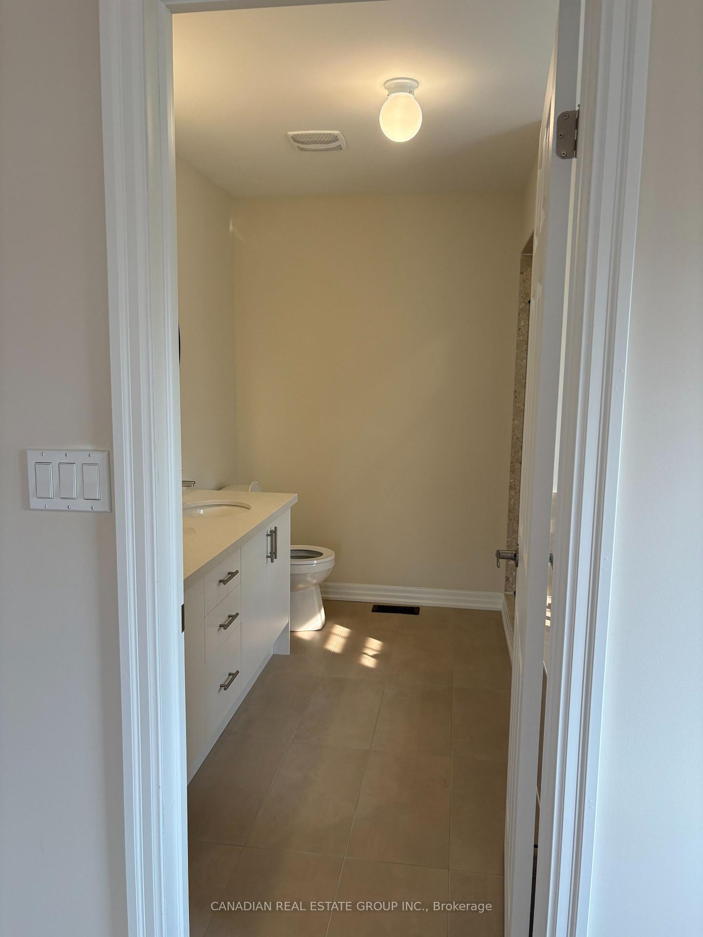 Photo 20 of 33 Stennett Drive, Georgina, Keswick North — HOMEH