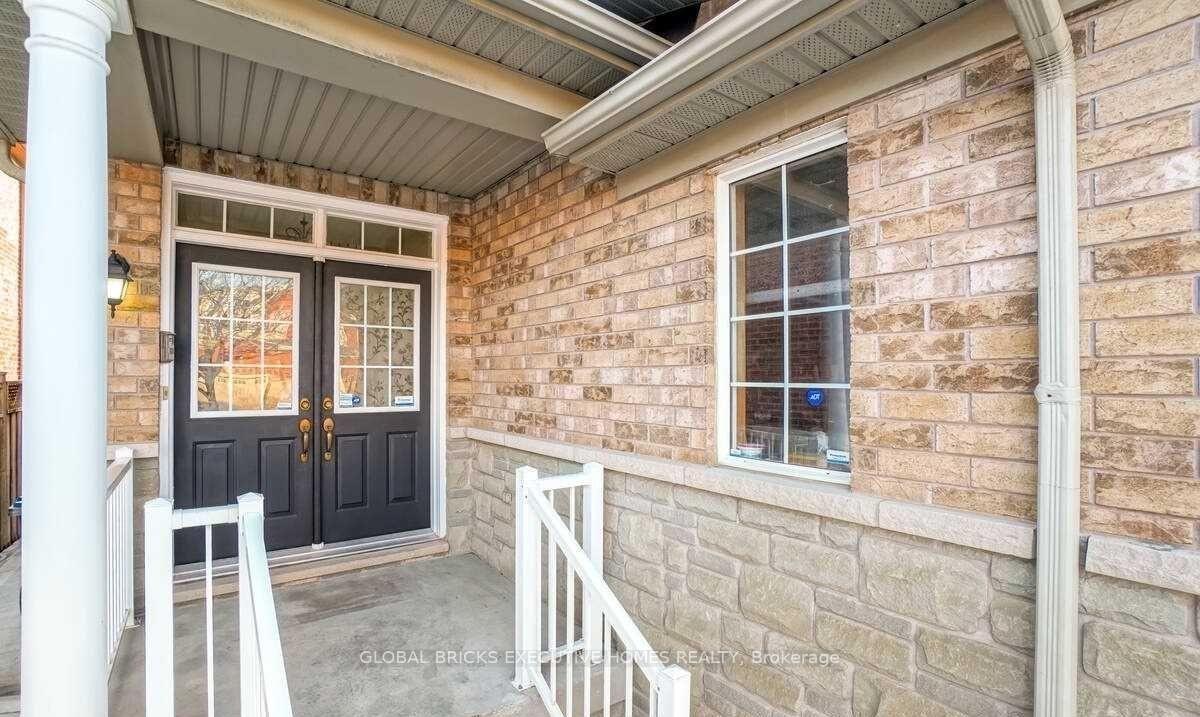 Photo 2 of 58 Rubysilver Drive, Brampton, Vales of Castlemore — HOMEH
