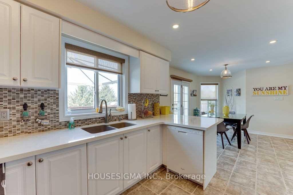 Photo 15 of 129 Gore Drive, Barrie, Ardagh — HOMEH