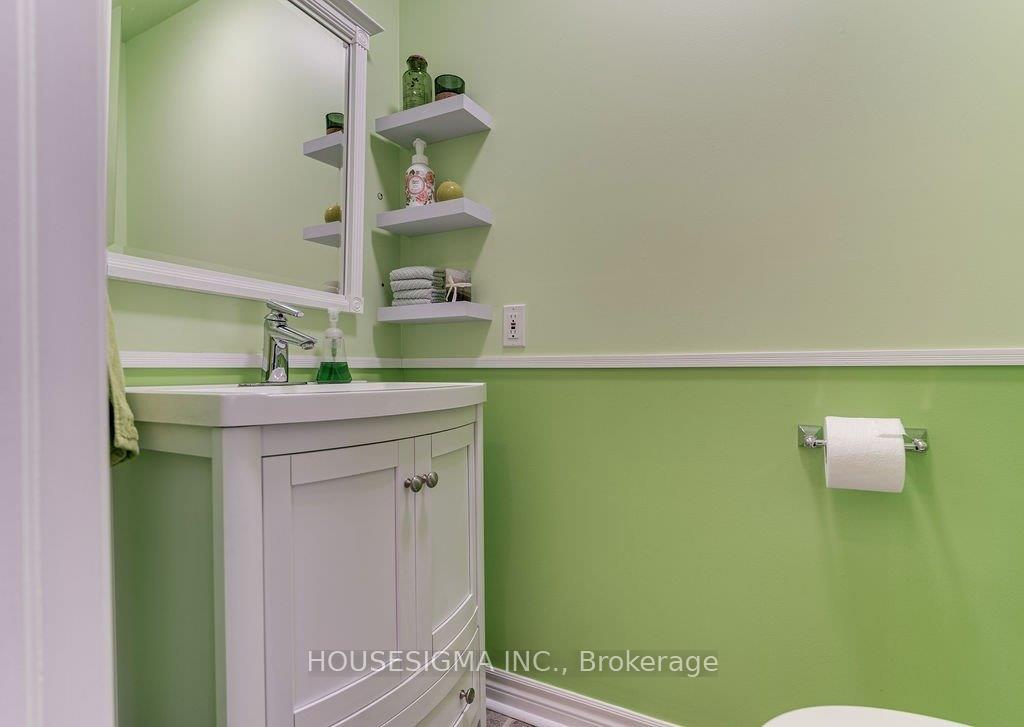 Photo 19 of 129 Gore Drive, Barrie, Ardagh — HOMEH