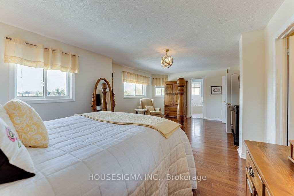 Photo 23 of 129 Gore Drive, Barrie, Ardagh — HOMEH
