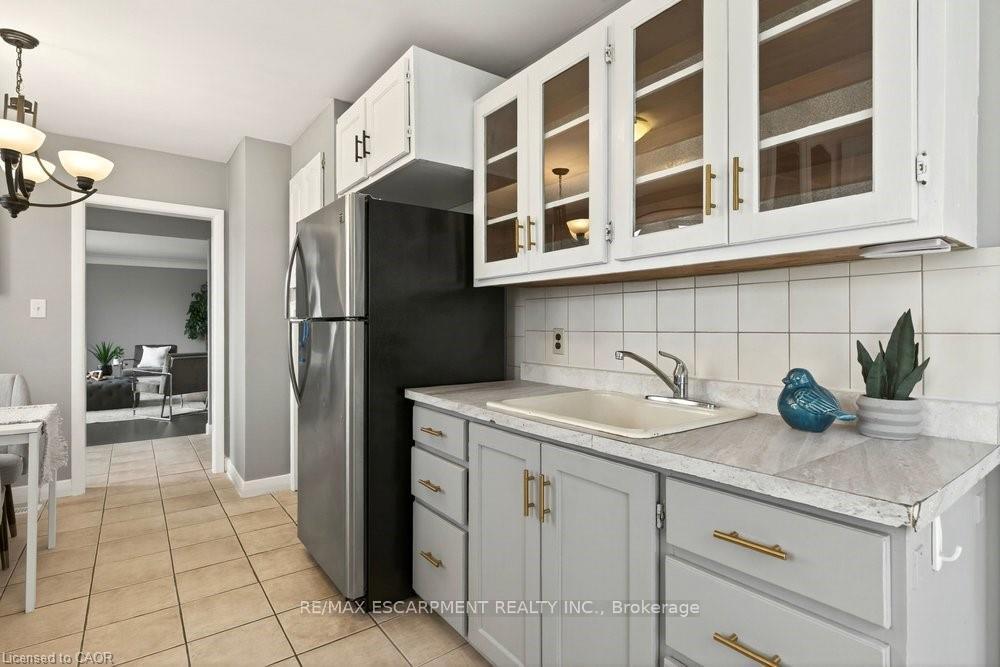Photo 8 of 76 Margaret Avenue, Hamilton, Stoney Creek — HOMEH