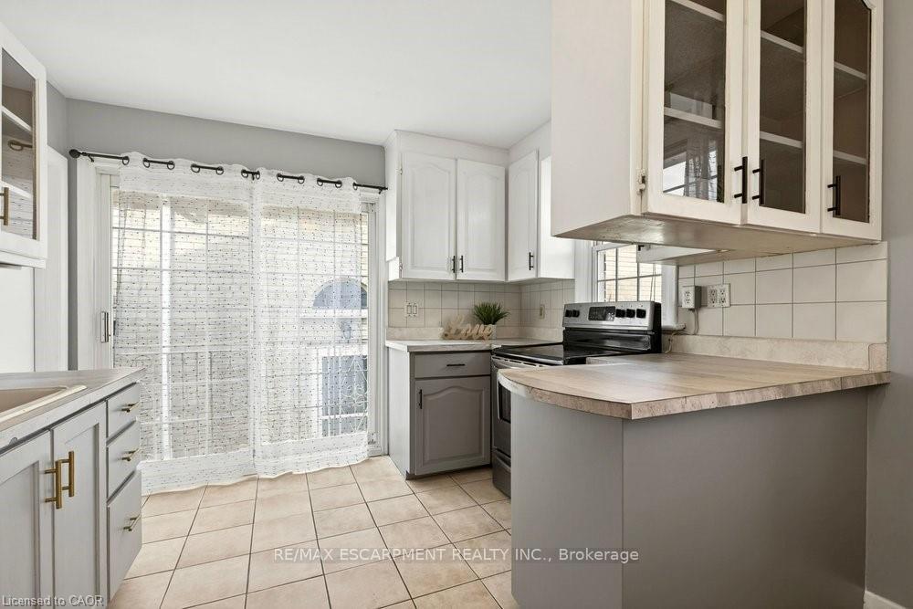 Photo 11 of 76 Margaret Avenue, Hamilton, Stoney Creek — HOMEH