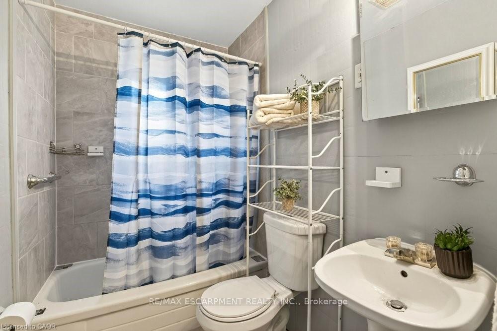 Photo 16 of 76 Margaret Avenue, Hamilton, Stoney Creek — HOMEH