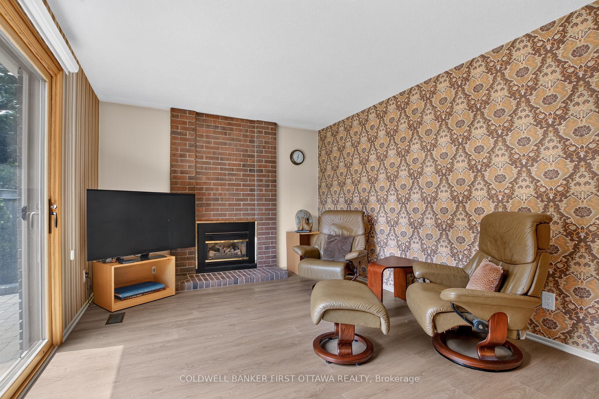 Photo 7 of 6 Cosburn Avenue, Ottawa, Arlington Woods — HOMEH