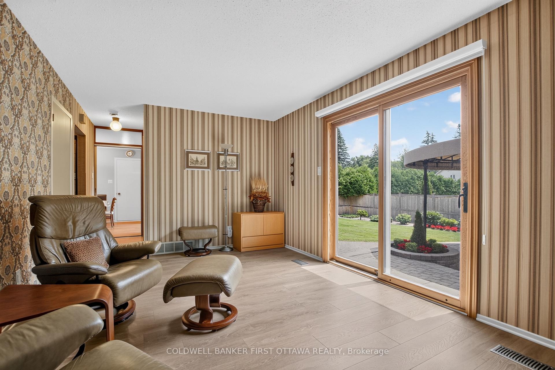 Photo 8 of 6 Cosburn Avenue, Ottawa, Arlington Woods — HOMEH