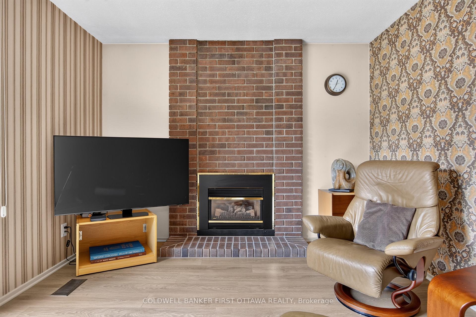 Photo 9 of 6 Cosburn Avenue, Ottawa, Arlington Woods — HOMEH