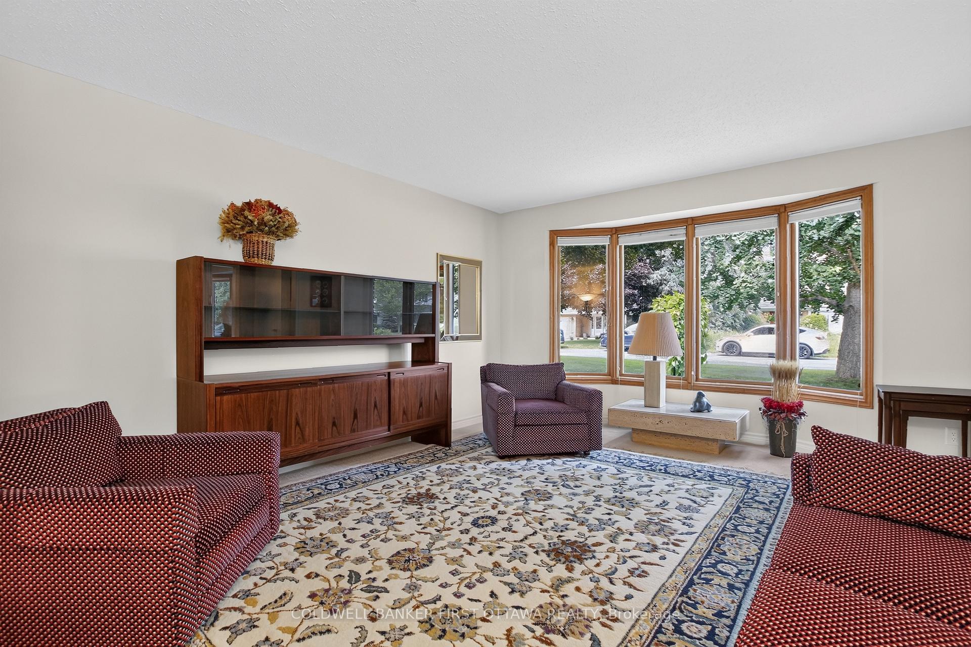 Photo 12 of 6 Cosburn Avenue, Ottawa, Arlington Woods — HOMEH