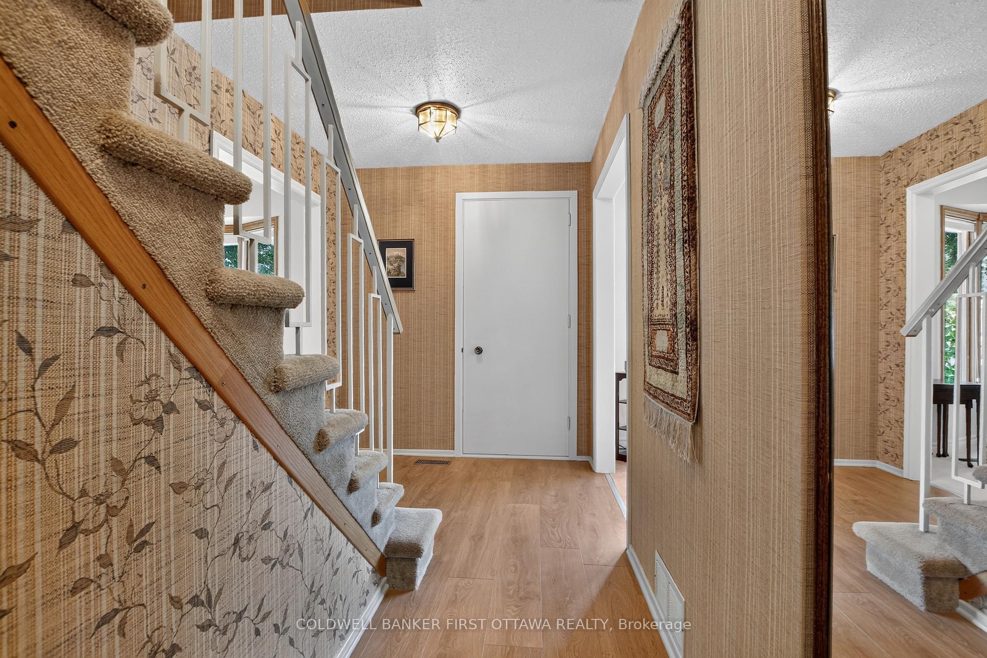 Photo 16 of 6 Cosburn Avenue, Ottawa, Arlington Woods — HOMEH