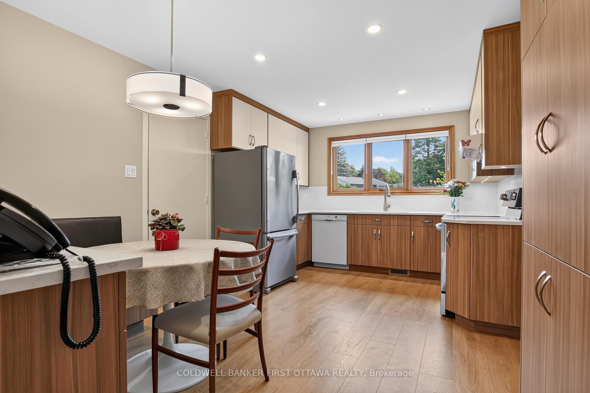 Photo 17 of 6 Cosburn Avenue, Ottawa, Arlington Woods — HOMEH