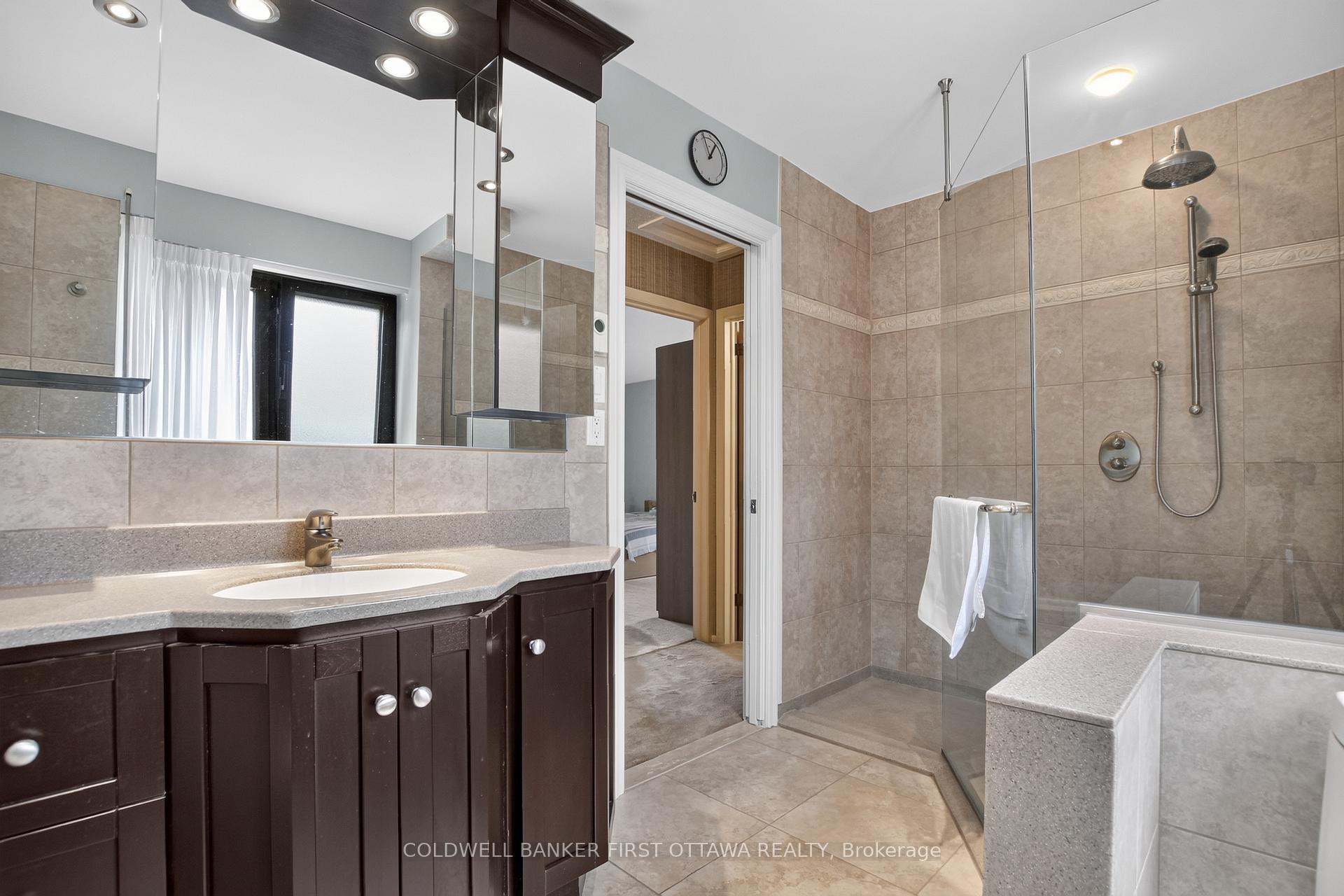 Photo 34 of 6 Cosburn Avenue, Ottawa, Arlington Woods — HOMEH