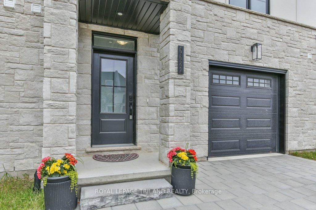 Photo 4 of 6682 Hayward Drive, London, South V — HOMEH