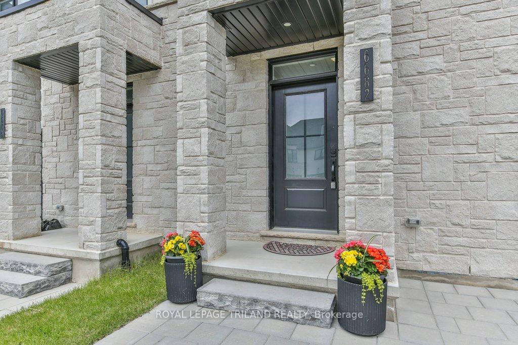 Photo 5 of 6682 Hayward Drive, London, South V — HOMEH