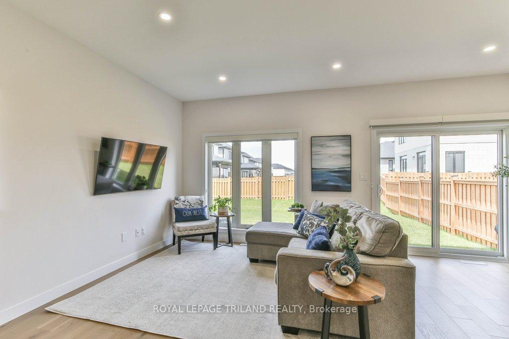Photo 9 of 6682 Hayward Drive, London, South V — HOMEH
