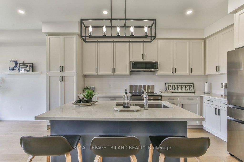 Photo 14 of 6682 Hayward Drive, London, South V — HOMEH