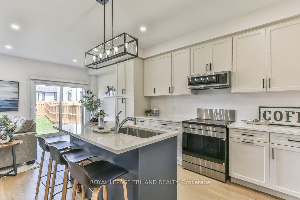 Photo 15 of 6682 Hayward Drive, London, South V — HOMEH