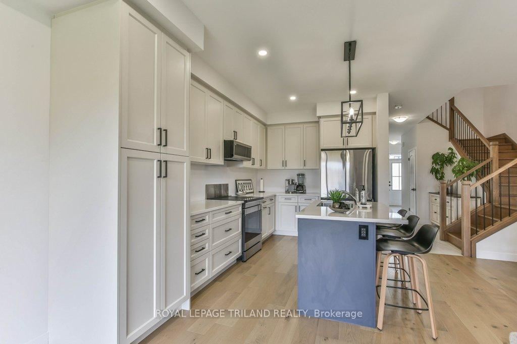 Photo 18 of 6682 Hayward Drive, London, South V — HOMEH