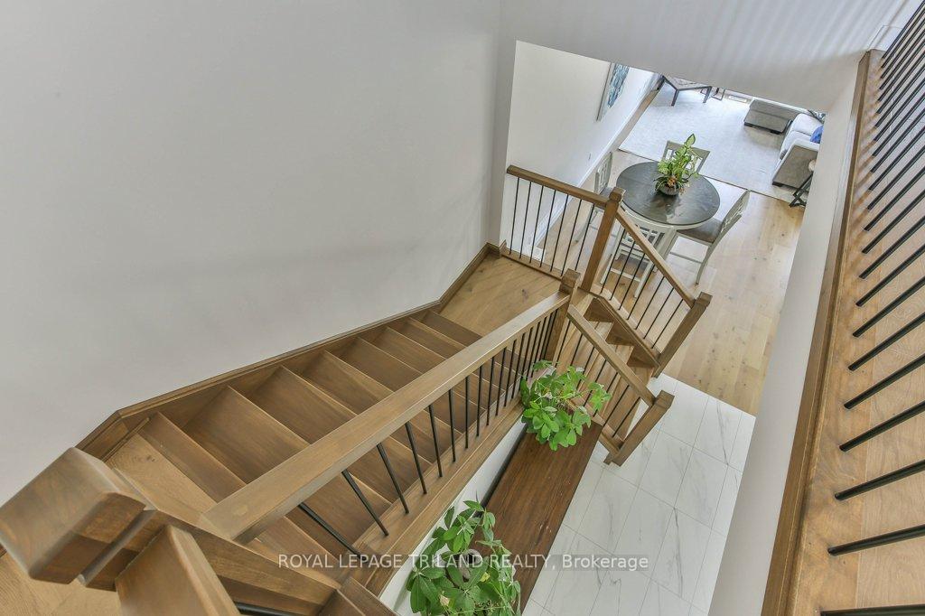 Photo 24 of 6682 Hayward Drive, London, South V — HOMEH