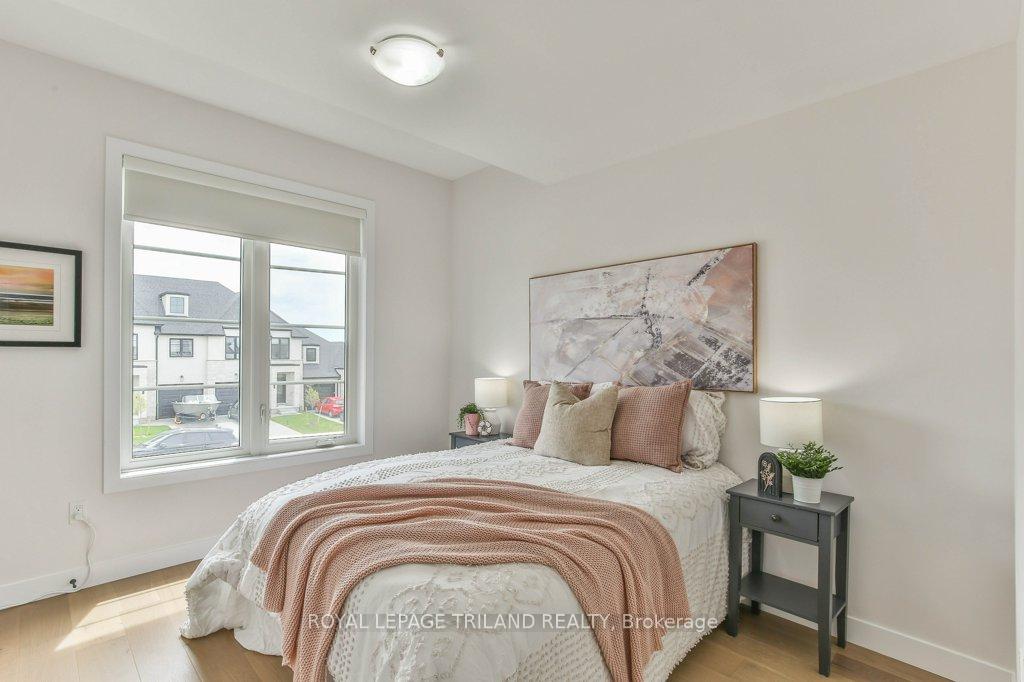 Photo 32 of 6682 Hayward Drive, London, South V — HOMEH
