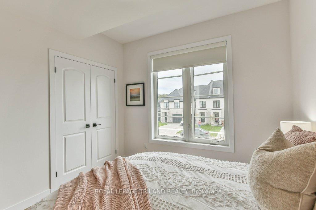 Photo 33 of 6682 Hayward Drive, London, South V — HOMEH