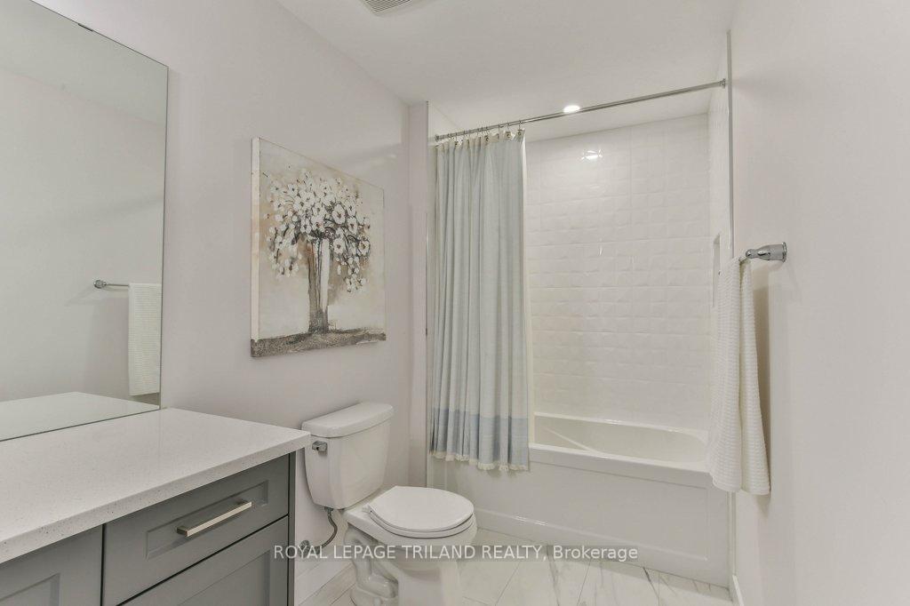 Photo 36 of 6682 Hayward Drive, London, South V — HOMEH