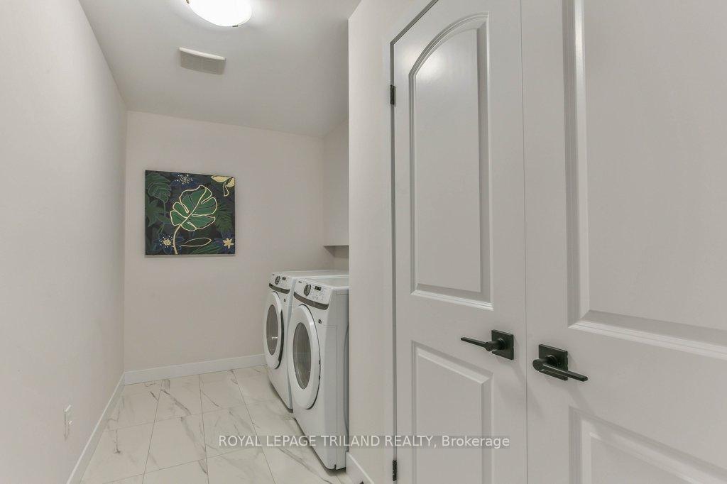 Photo 38 of 6682 Hayward Drive, London, South V — HOMEH