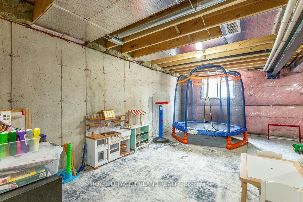 Photo 39 of 6682 Hayward Drive, London, South V — HOMEH