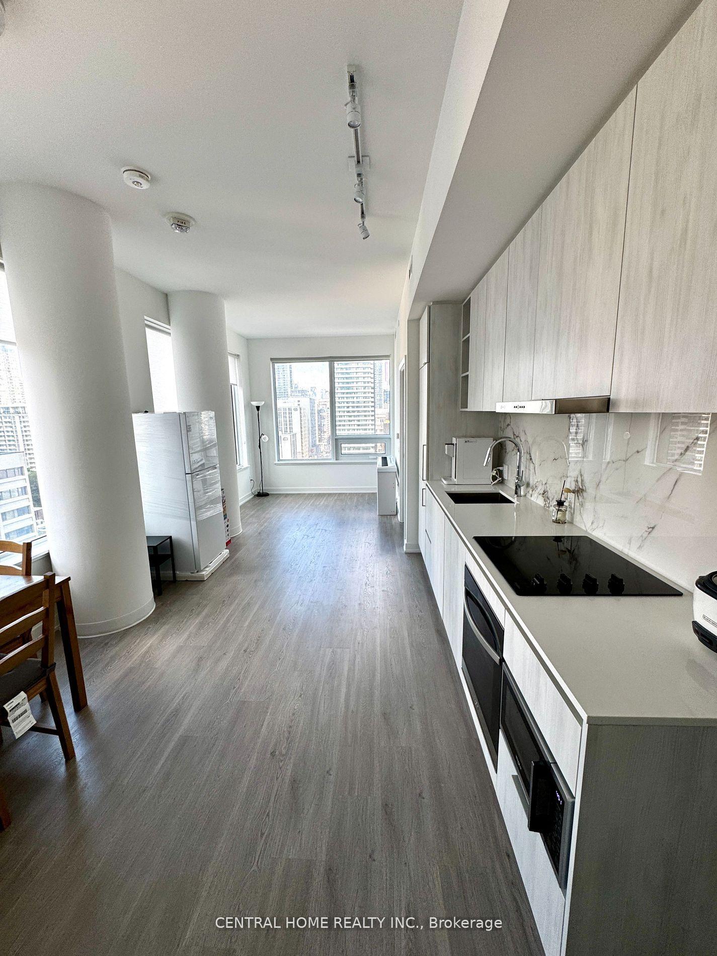 Photo 2 of Unit 1612, 8 Wellesley Street W, Toronto, Bay Street Corridor — HOMEH