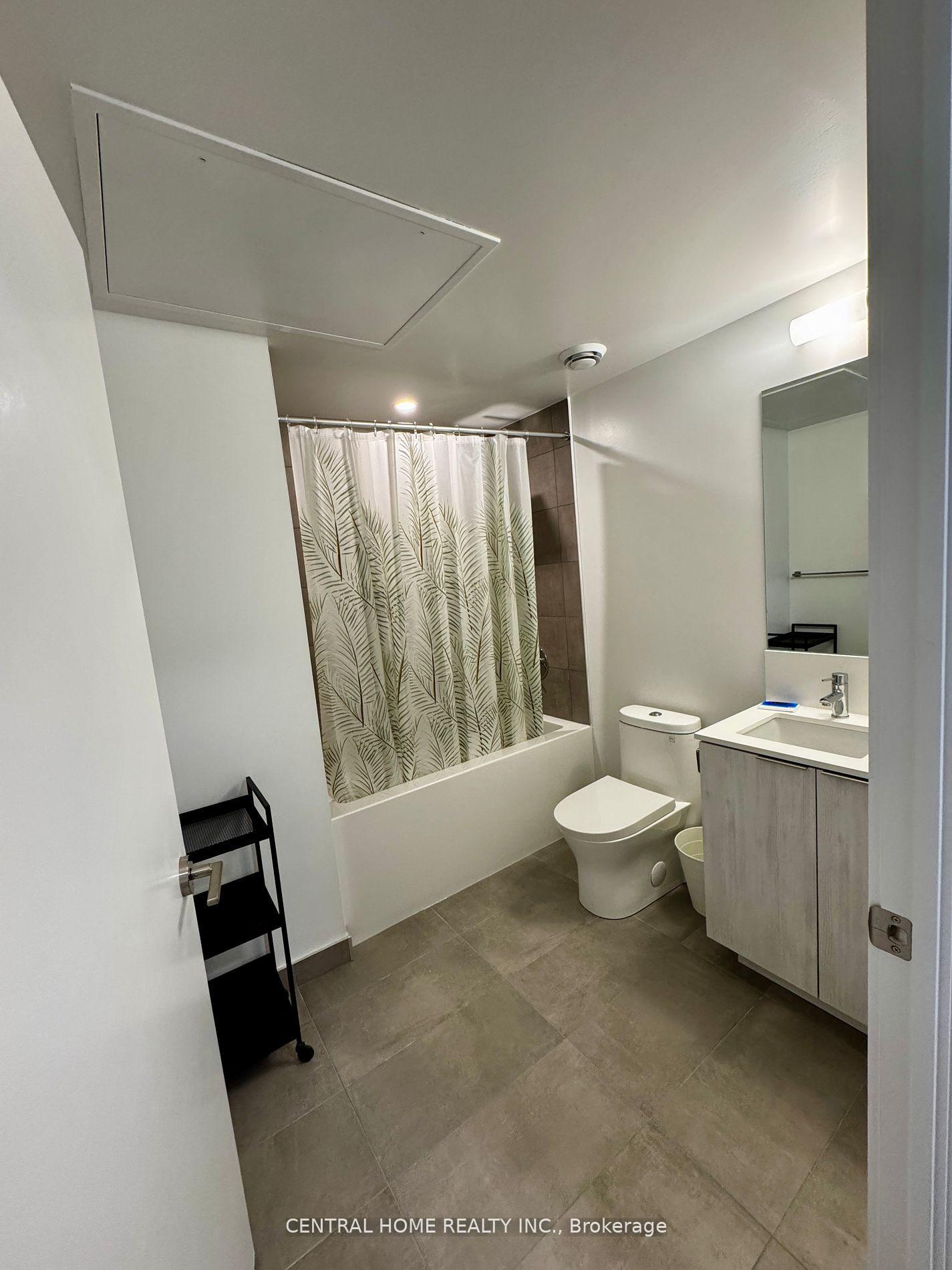 Photo 6 of Unit 1612, 8 Wellesley Street W, Toronto, Bay Street Corridor — HOMEH