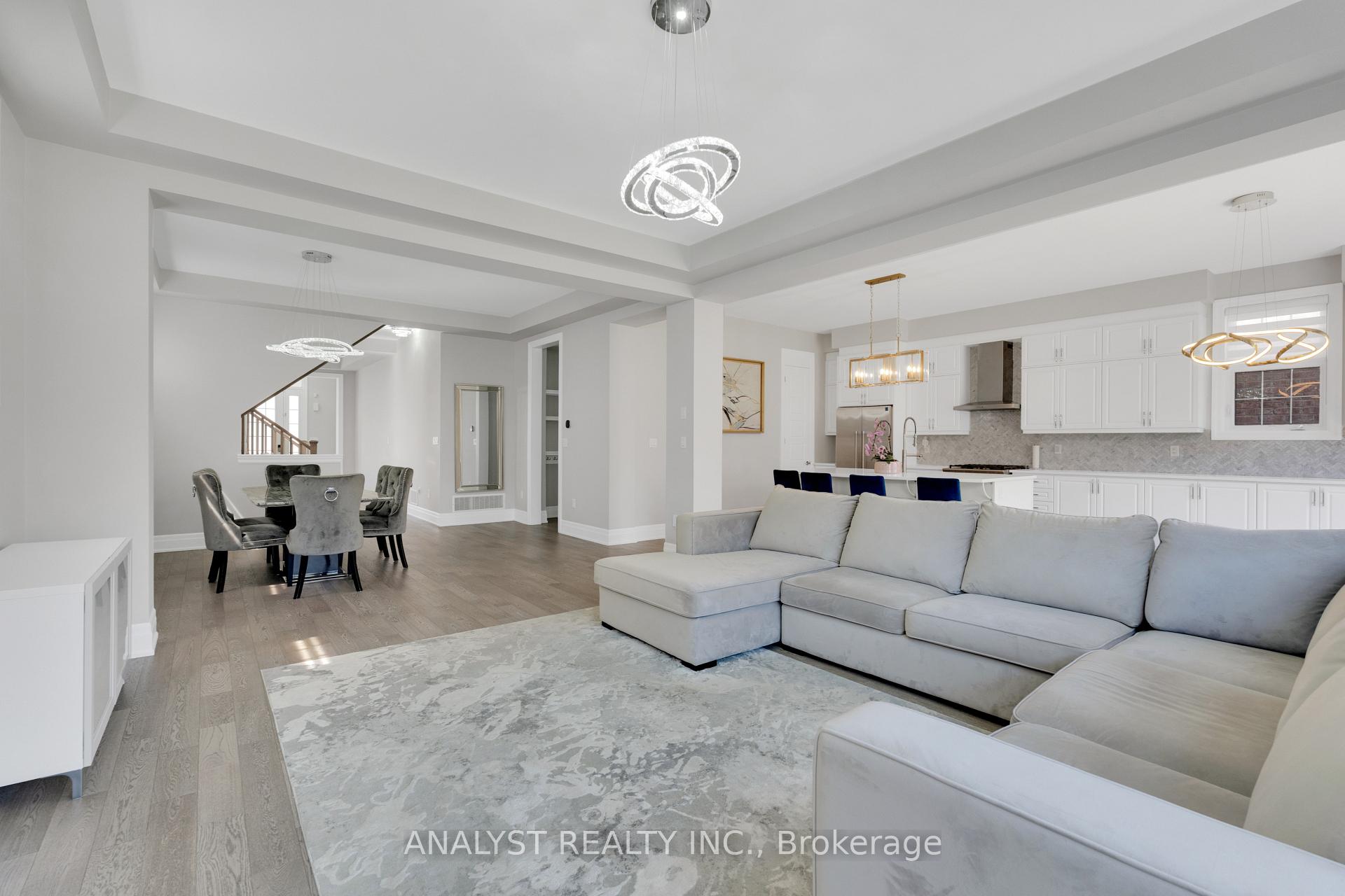 Photo 6 of 15 Streamside Street, Vaughan, Kleinburg — HOMEH