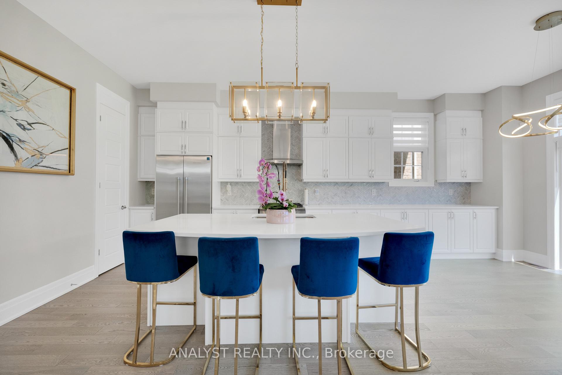 Photo 7 of 15 Streamside Street, Vaughan, Kleinburg — HOMEH