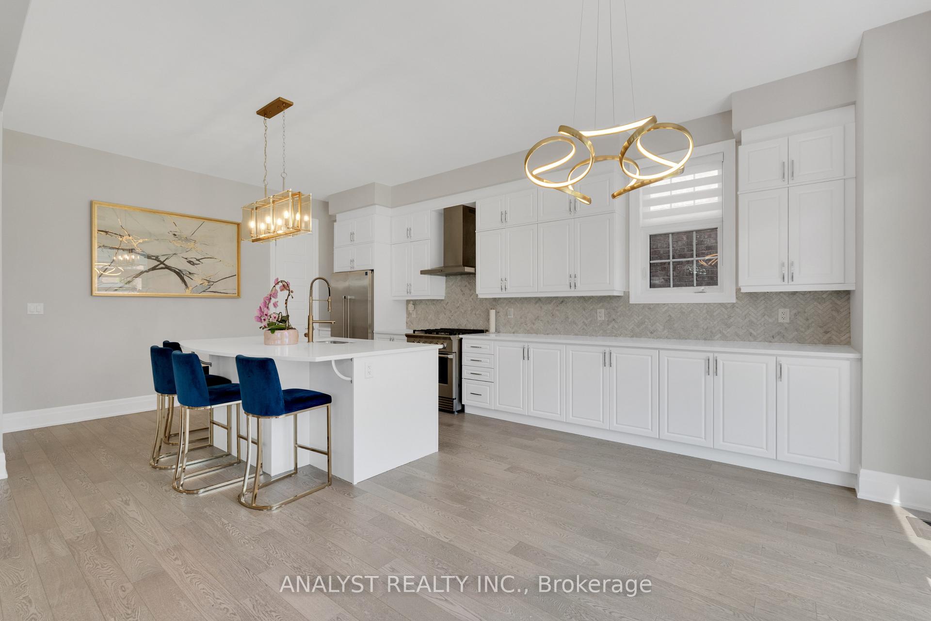 Photo 8 of 15 Streamside Street, Vaughan, Kleinburg — HOMEH
