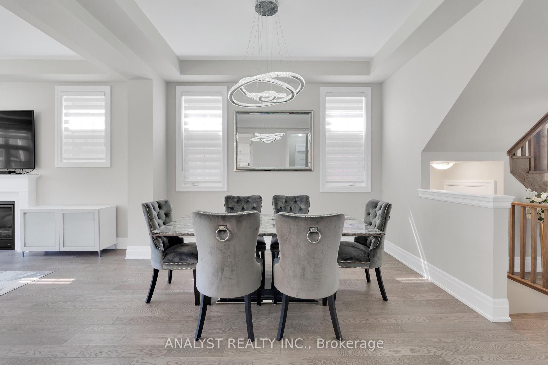 Photo 12 of 15 Streamside Street, Vaughan, Kleinburg — HOMEH