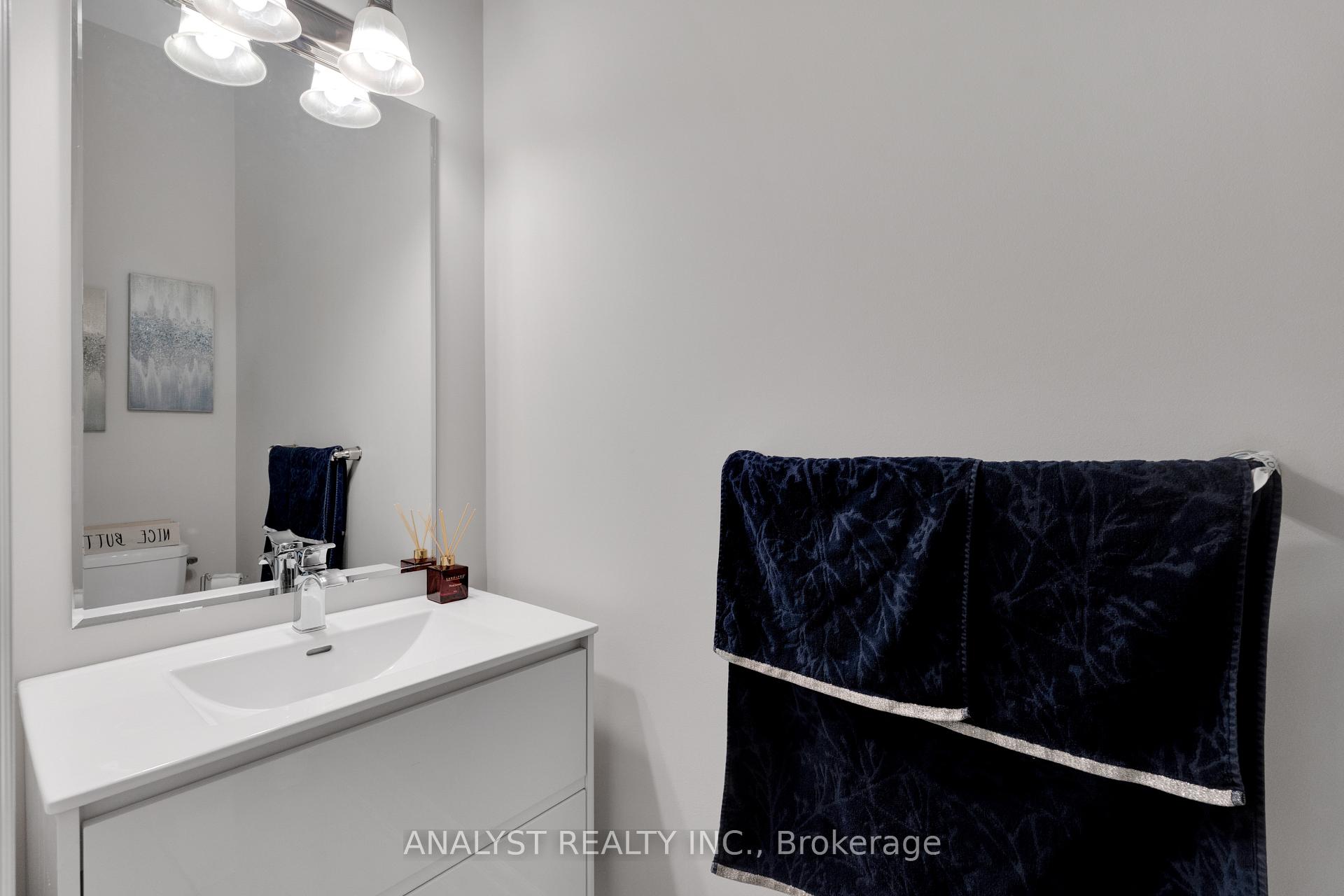 Photo 15 of 15 Streamside Street, Vaughan, Kleinburg — HOMEH