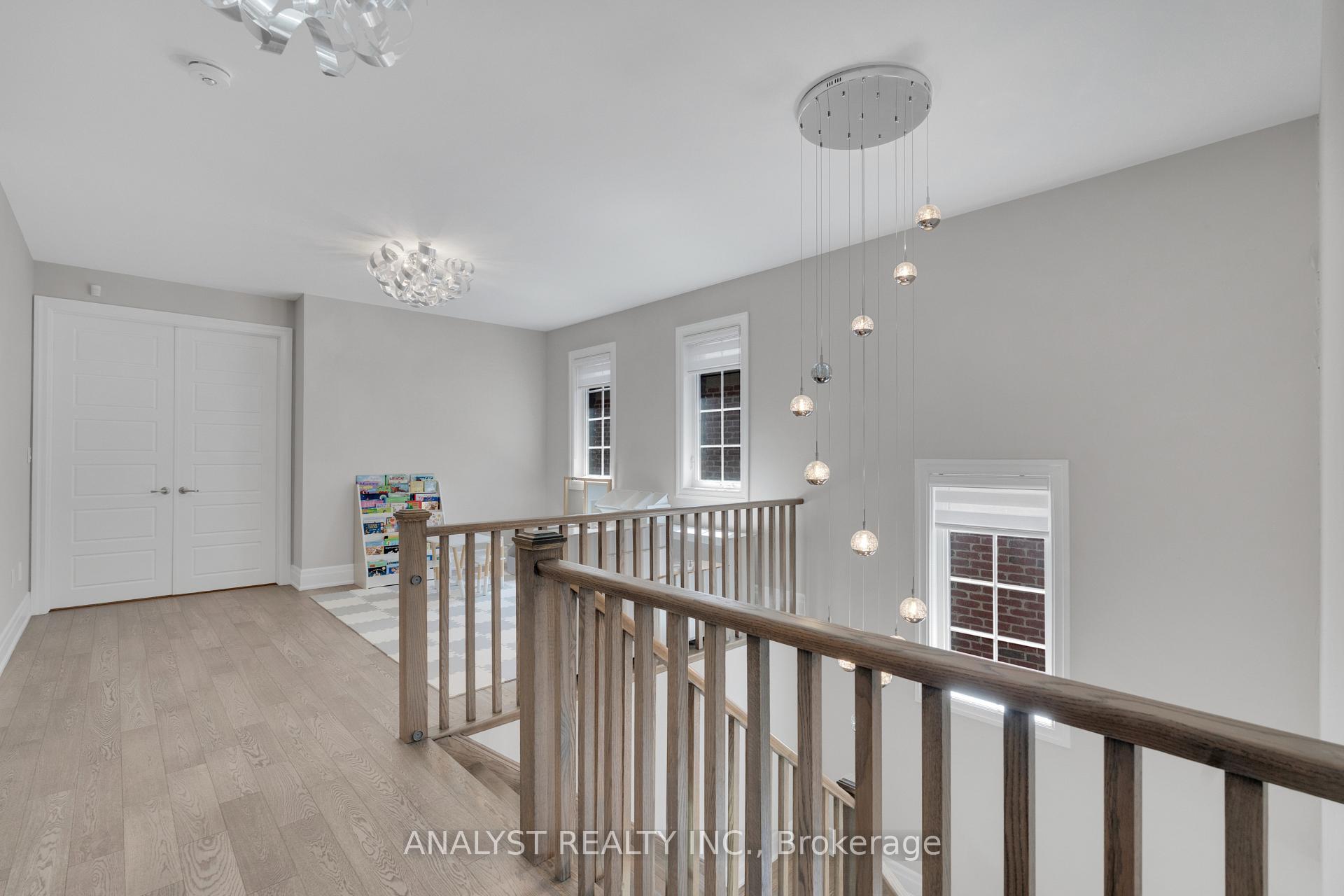 Photo 17 of 15 Streamside Street, Vaughan, Kleinburg — HOMEH