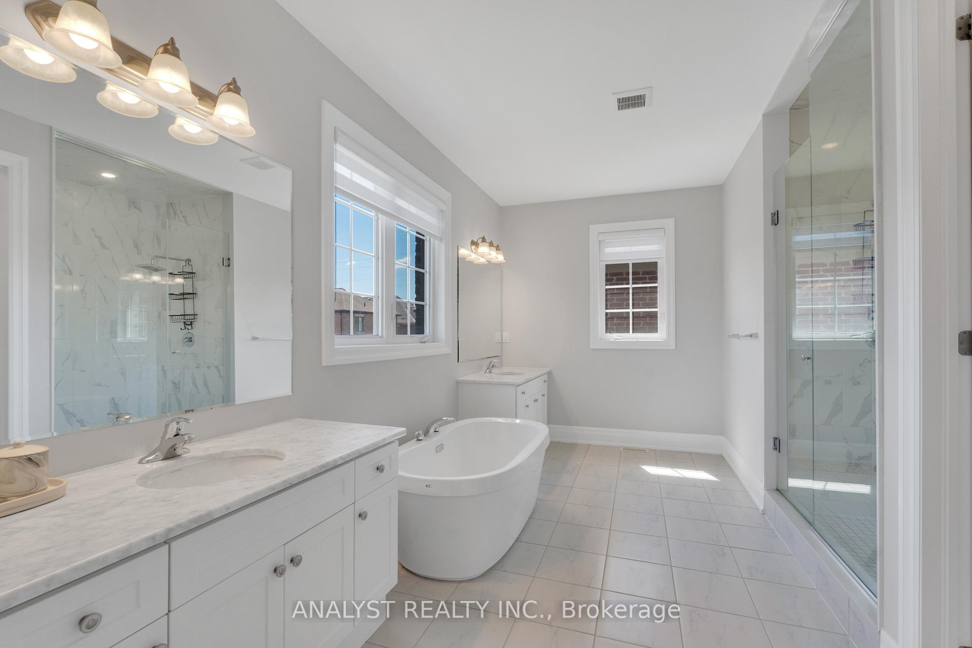 Photo 21 of 15 Streamside Street, Vaughan, Kleinburg — HOMEH