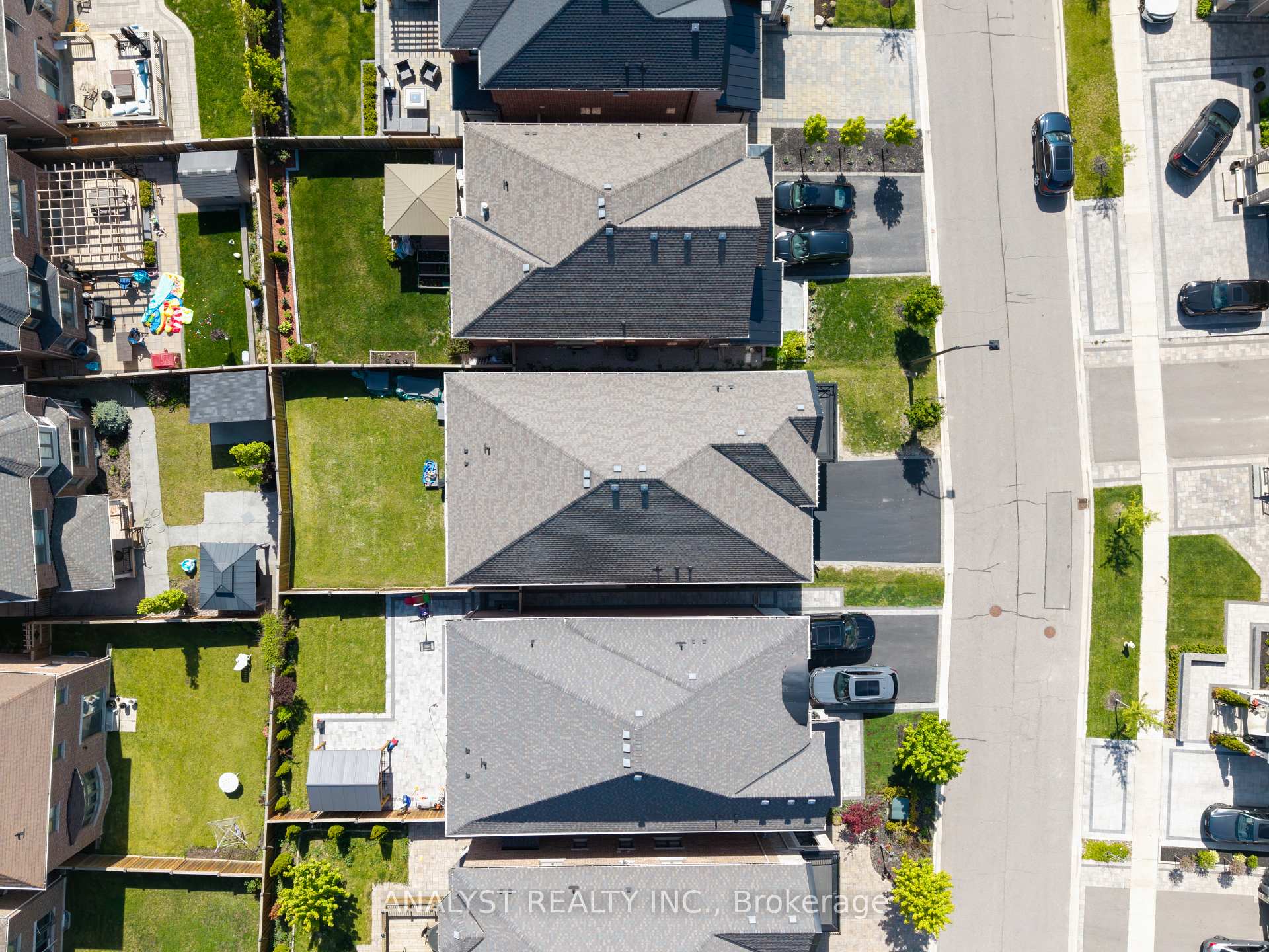 Photo 32 of 15 Streamside Street, Vaughan, Kleinburg — HOMEH