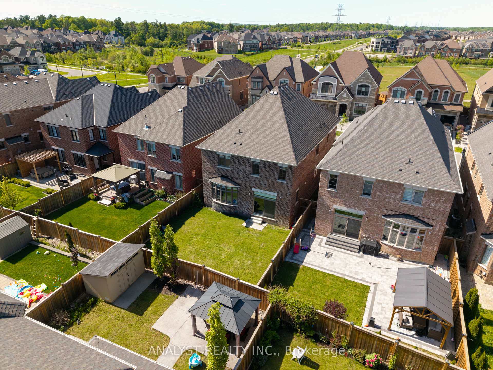 Photo 34 of 15 Streamside Street, Vaughan, Kleinburg — HOMEH