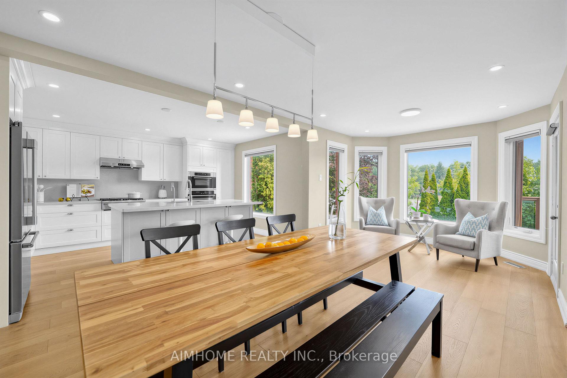 Photo 2 of 68 Aitken Circle, Markham, Unionville — HOMEH