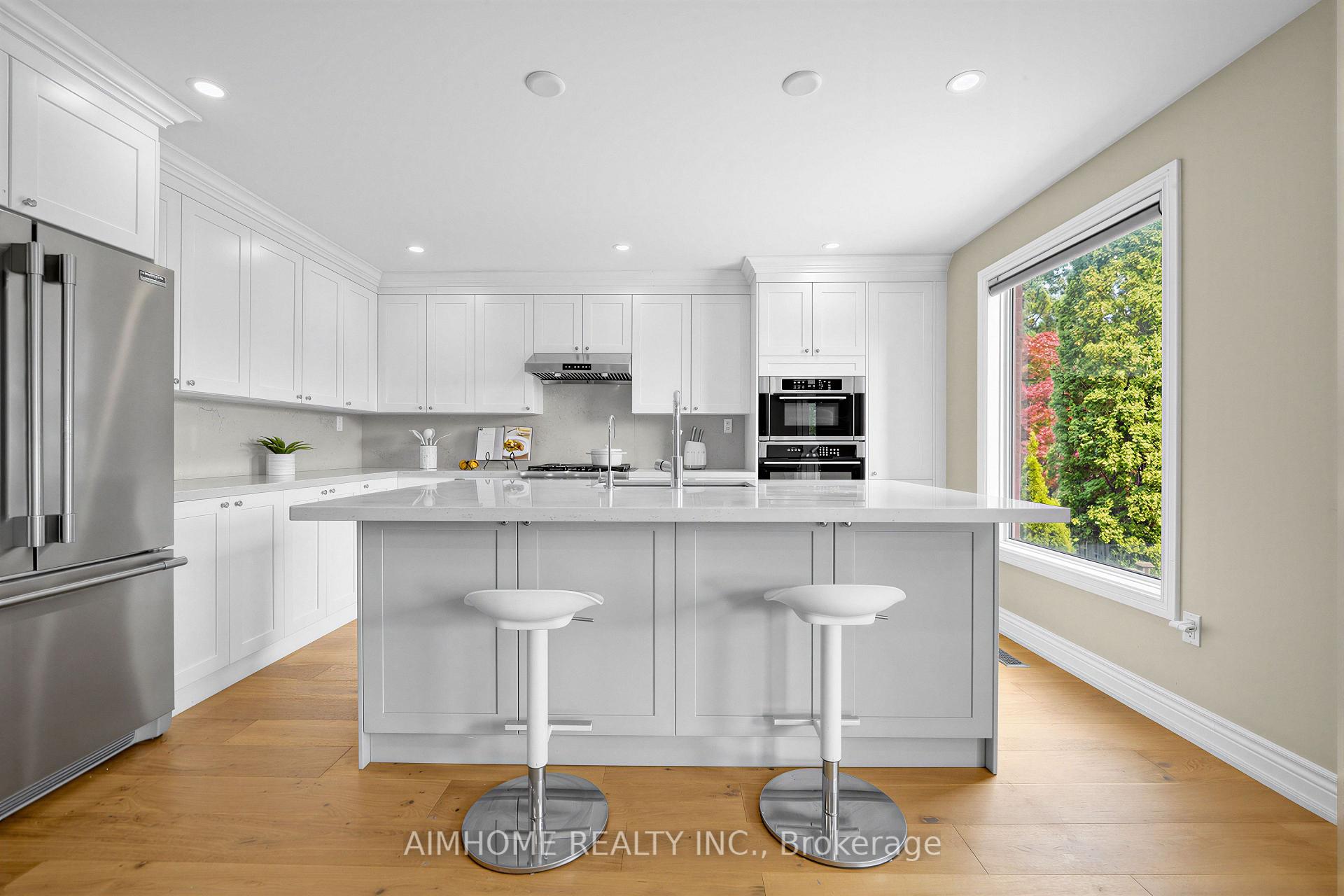 Photo 5 of 68 Aitken Circle, Markham, Unionville — HOMEH