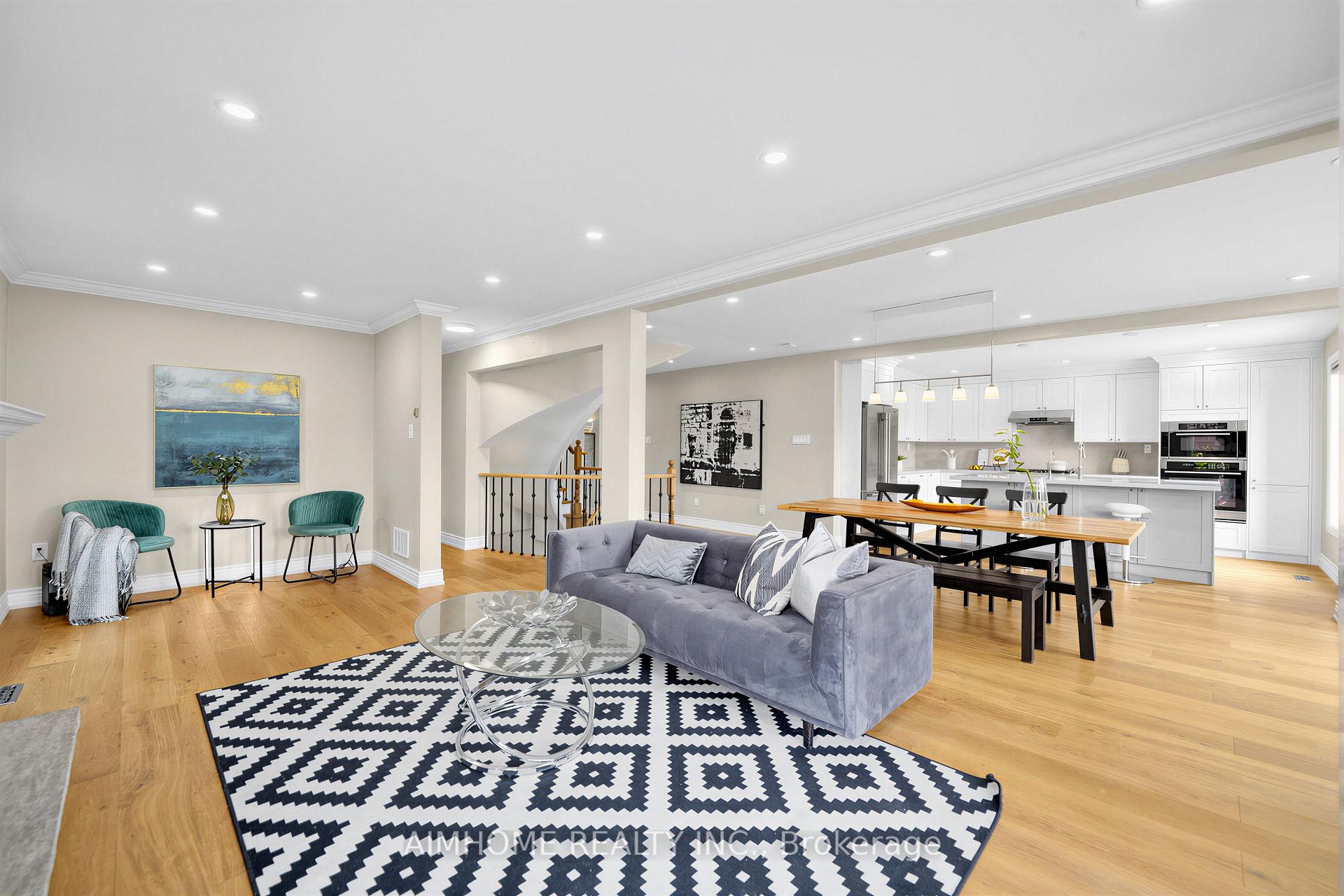 Photo 7 of 68 Aitken Circle, Markham, Unionville — HOMEH