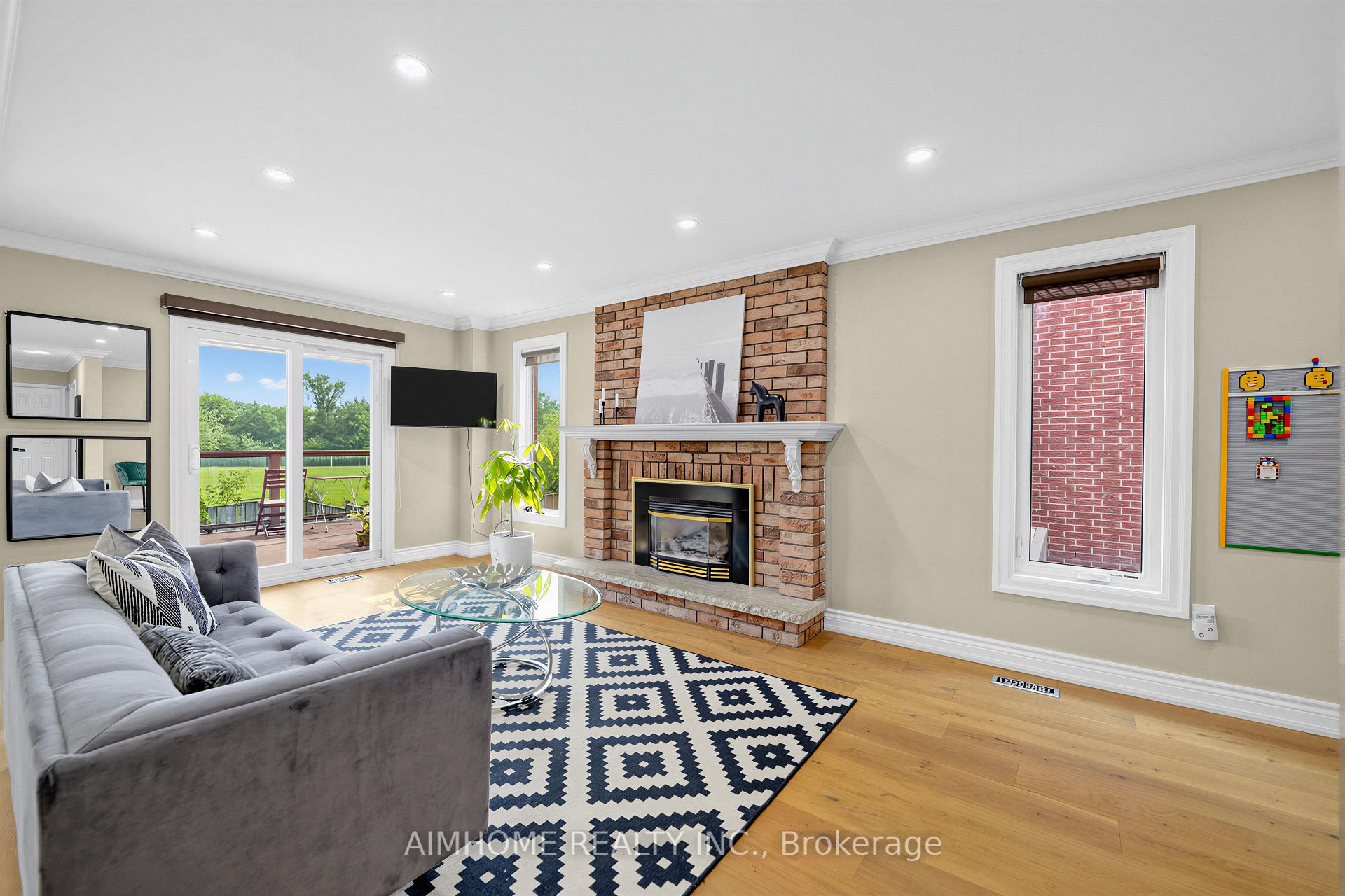 Photo 9 of 68 Aitken Circle, Markham, Unionville — HOMEH