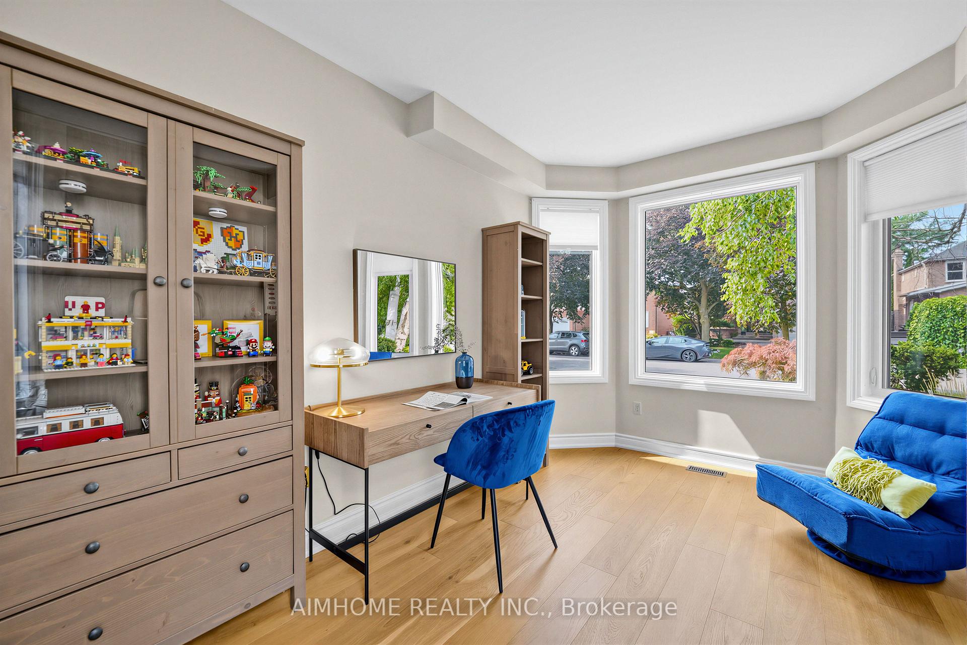 Photo 12 of 68 Aitken Circle, Markham, Unionville — HOMEH
