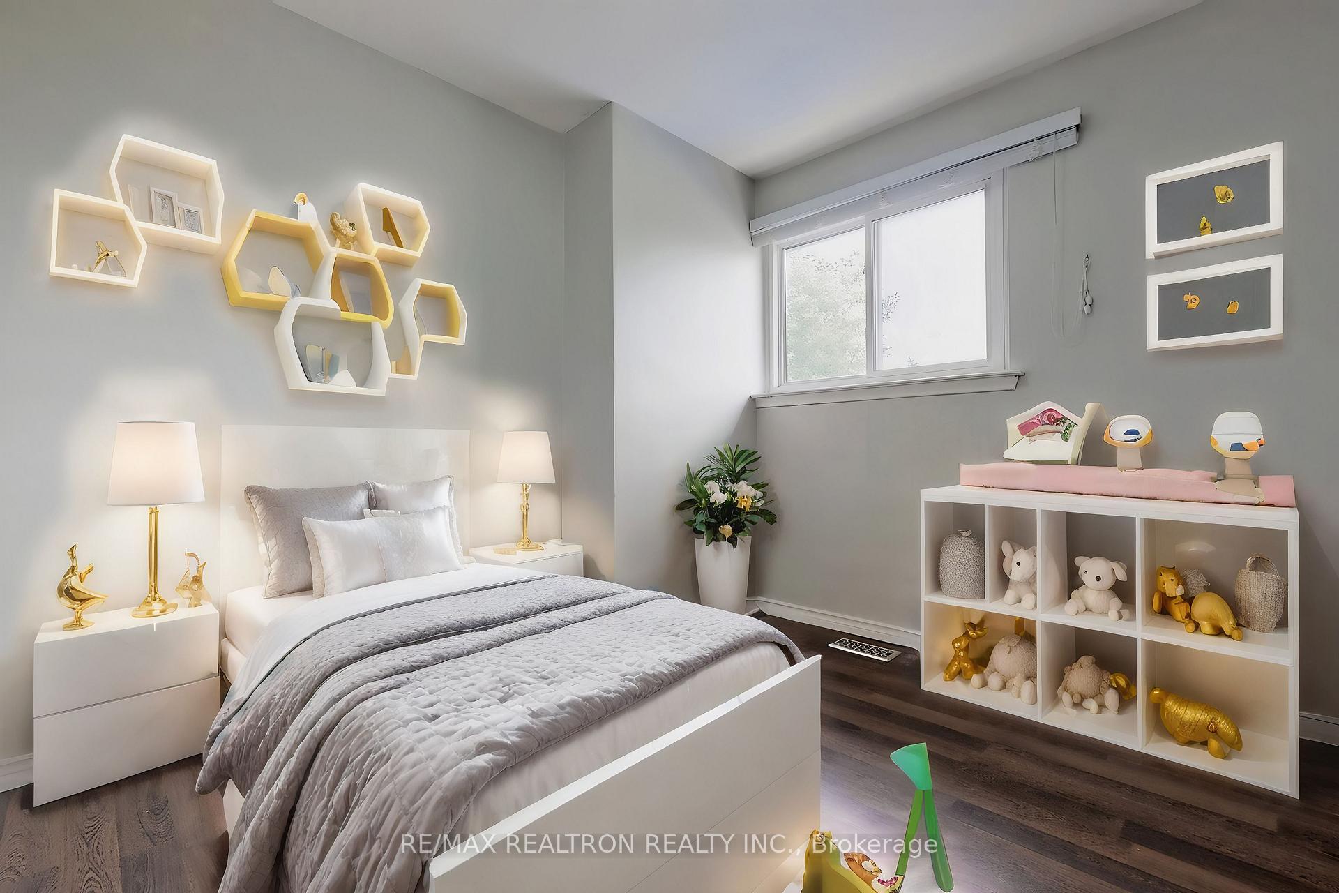 Photo 4 of Unit Upper, 669 Shakespeare Avenue, Oshawa, Donevan — HOMEH